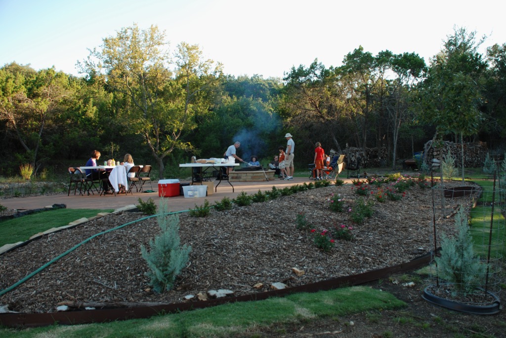 2010/10(Oct)/1st Firepit Cookout/1024x768_2010-10-07-02 1st Firepit Cookout.jpg